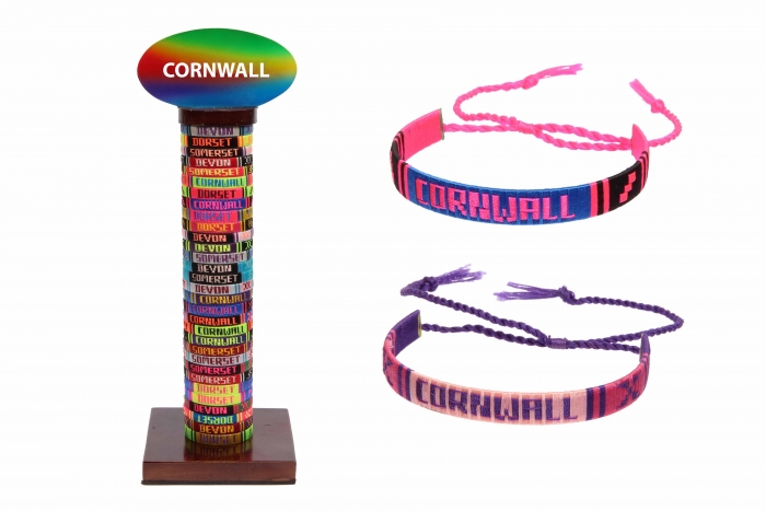 Cornwall Bracelet With Stand